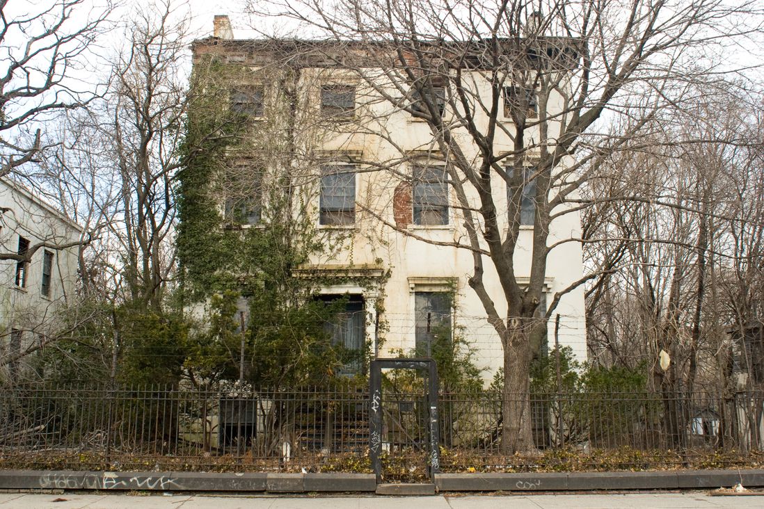 An Admiral's Row house before it was torn down
